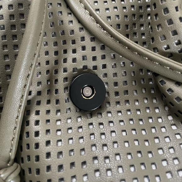 Green Draw String Leather backpack - Picture 5 of 10